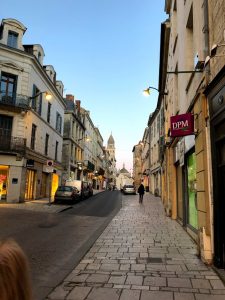 Centrale straat door Périgueux